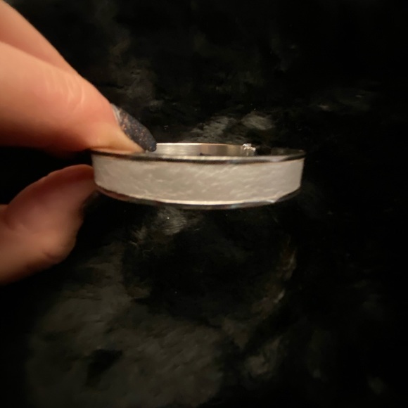 Swarovski Bangle Bracelet STUNNING SILVER - Picture 3 of 8